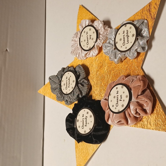 Scrunchie the original 5pcs Holiday Gift Set NWT - Picture 5 of 5